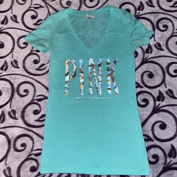 VS Pink Size Small V Neck T Shirt - Picture 2 of 5